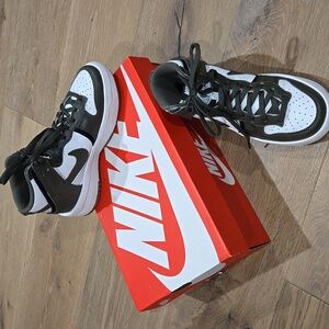 Nike Women's sz 5.5/Youth 4 Dunk High Top Sneaker Summit White Cargo Kha…